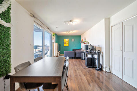 1372216-6-6900bc5...