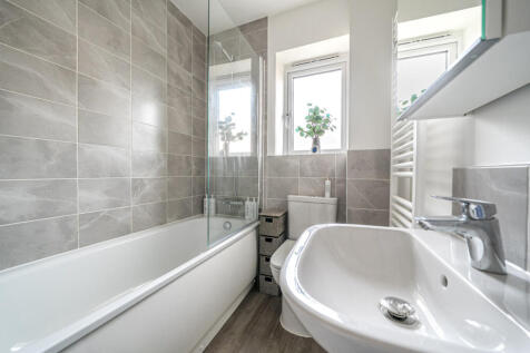 1375259-2-690b27c...