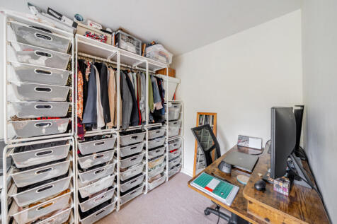 1376608-10-690c7a...