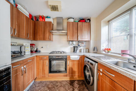 1376608-16-690c7b...