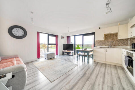 1374672-7-690dc52...