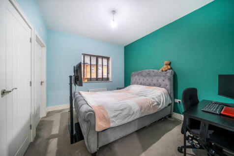 1374305-3-690e30e...