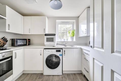 1357685-4-68cd5ae...