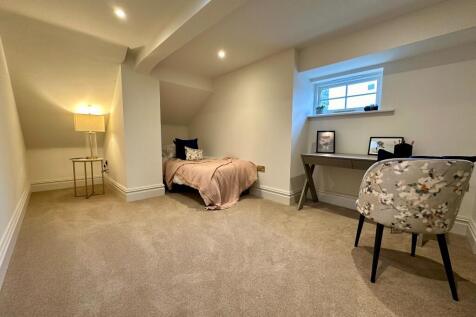 Bedroom 3/ Study