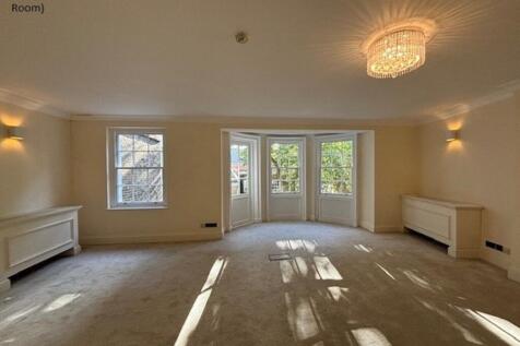 3rd floor rear.jpg