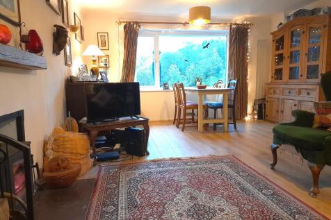 5. Lounge