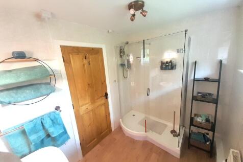 21. Shower room (Ground floor)