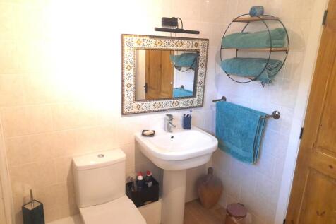 22. Shower room (Ground floor)