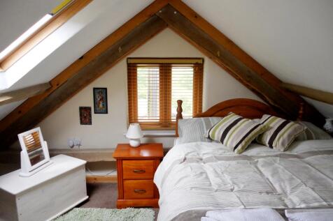 Bedroom 2.JPG