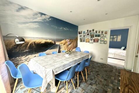 Dining Room (3)