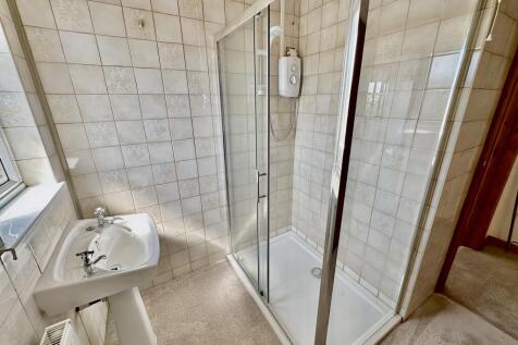 Shower room (upstairs)