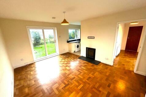 Lounge Dining Room to Kitchen.