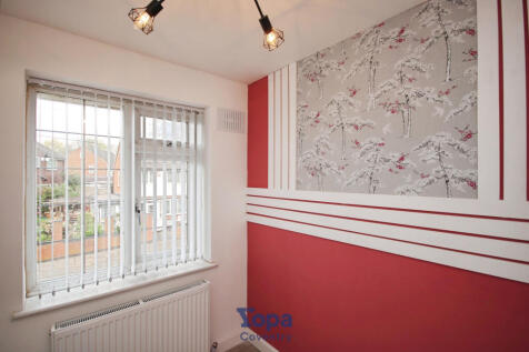 6679c8c7-Bed 203.JPG