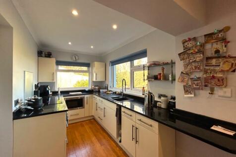Kitchen Pic 2
