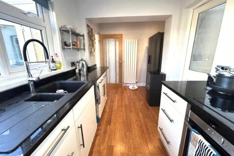 Kitchen Pic 4
