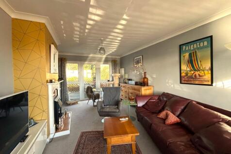 Lounge Dining Room Pic 2