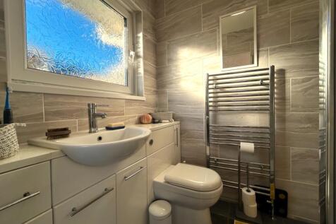 Shower Room Pic 2