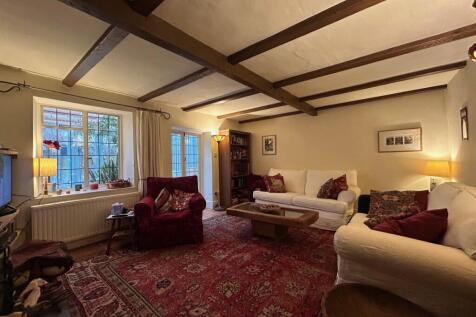 Lounge Dining Room pic4