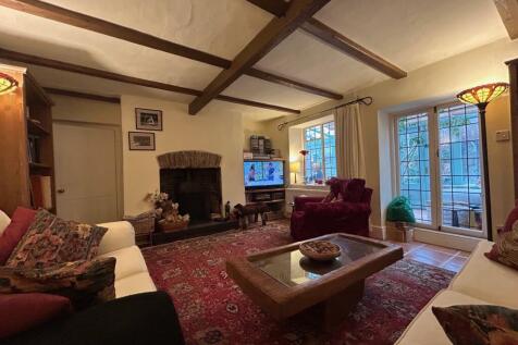 Lounge Dining Room pic2