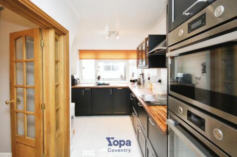 E702a286-Kitchen.JPG