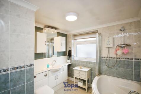 461390c4-Family 20Bathroom.JPG