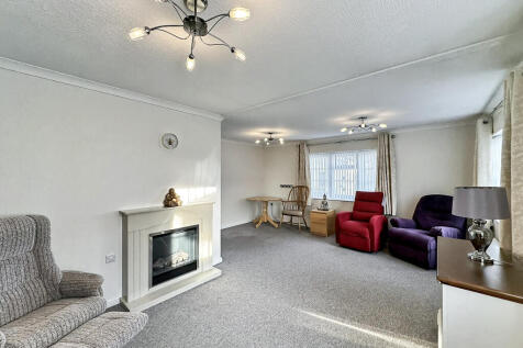 Living/Dining Area