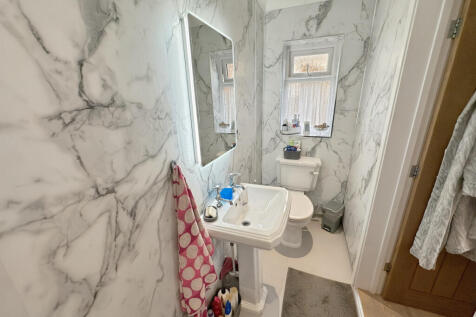 Ensuite Shower Room