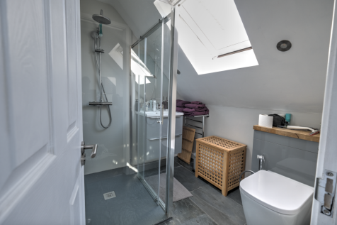 En suite Shower room 1