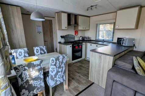 KITCHEN:DINING.JPG