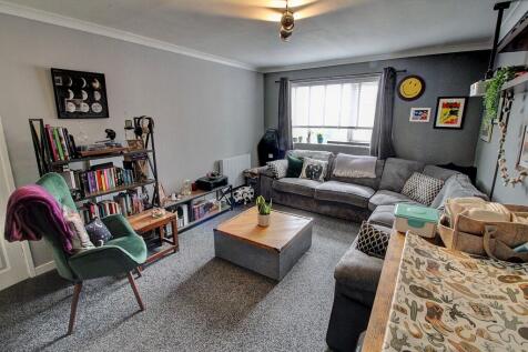 2. Lounge