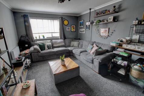 5. Lounge