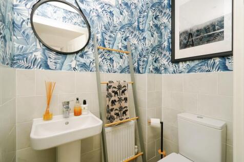 Cloak Room WC