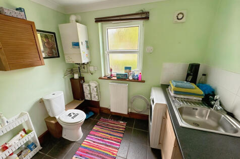 Ground floor Utility/shower room