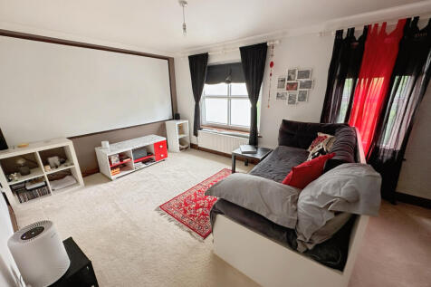 Second floor bedroom/lounge
