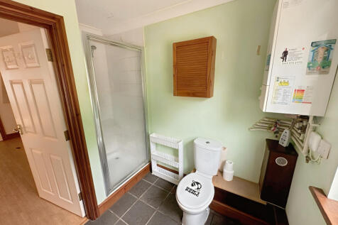 Ensuite shower room
