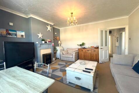Lounge Dining Room Pic3