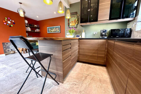 8-Kitchen