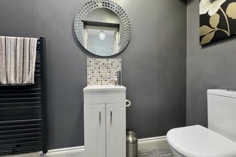 g/f shower/w.c