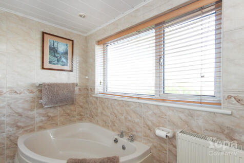 Family Bathroom 2