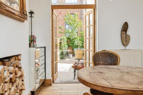 Dining Area 1