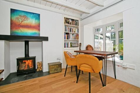 Living/Dining Area