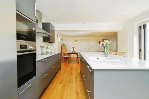 Kitchen Dining Area