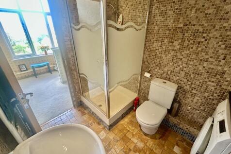 Shower Room : Utility Room
