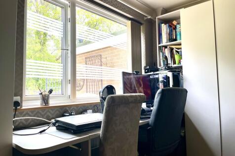 Bedroom/Office