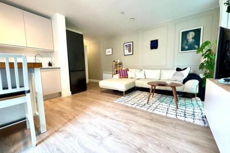 Kitchen / Living Room 6