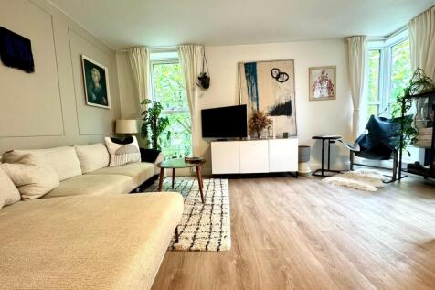 Kitchen / Living Room 7