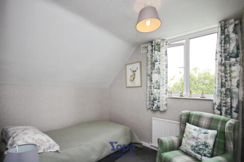 624b6e65-Bed 202.JPG