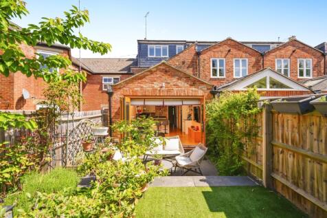 Garden through to Family Room