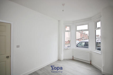 F6c65548-Living 20Room 202.JPG