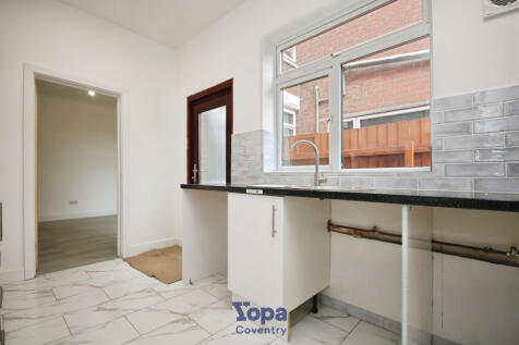 Ce2e870d-Kitchen 204.JPG